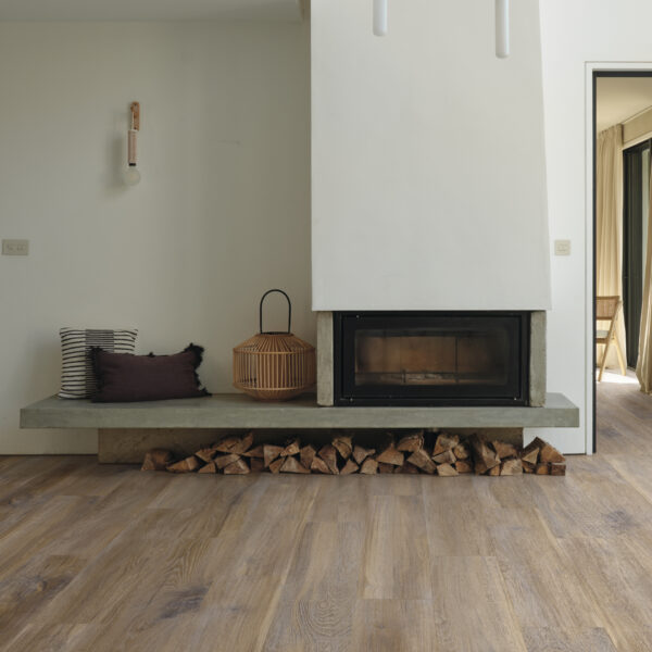 Karndean LooseLay Longboard Drift Deauville Oak flooring in a room setting